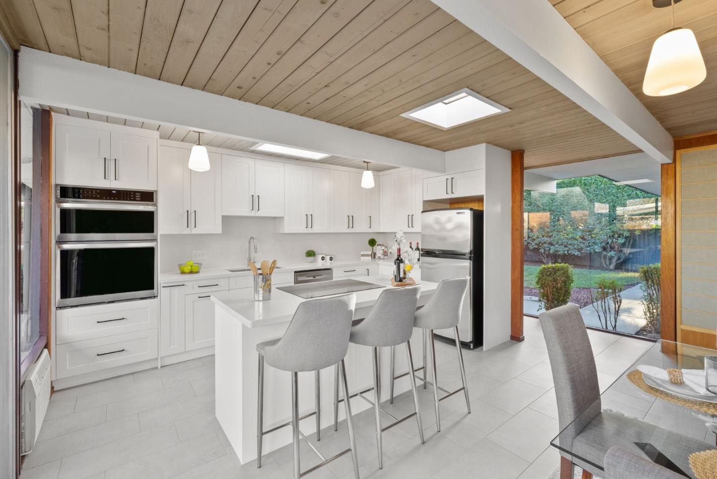 2302 Fairglen DR