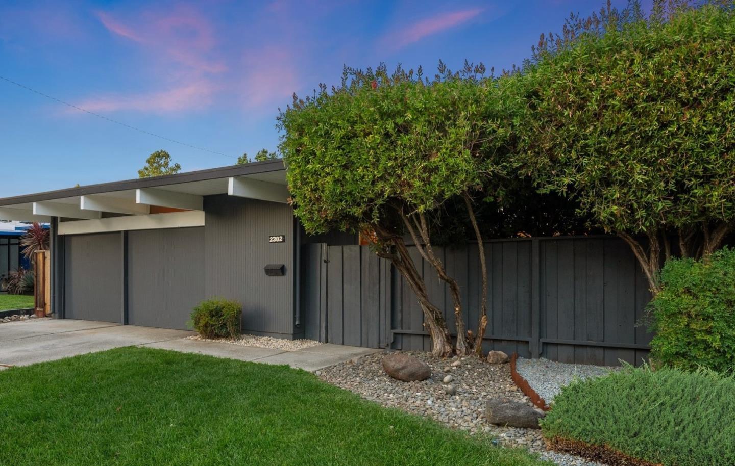 2302 Fairglen DR