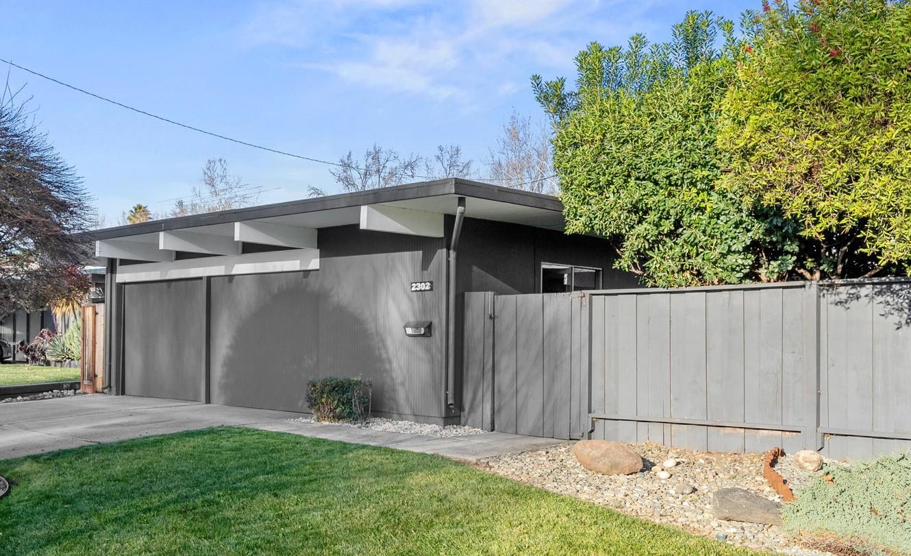 2302 Fairglen DR