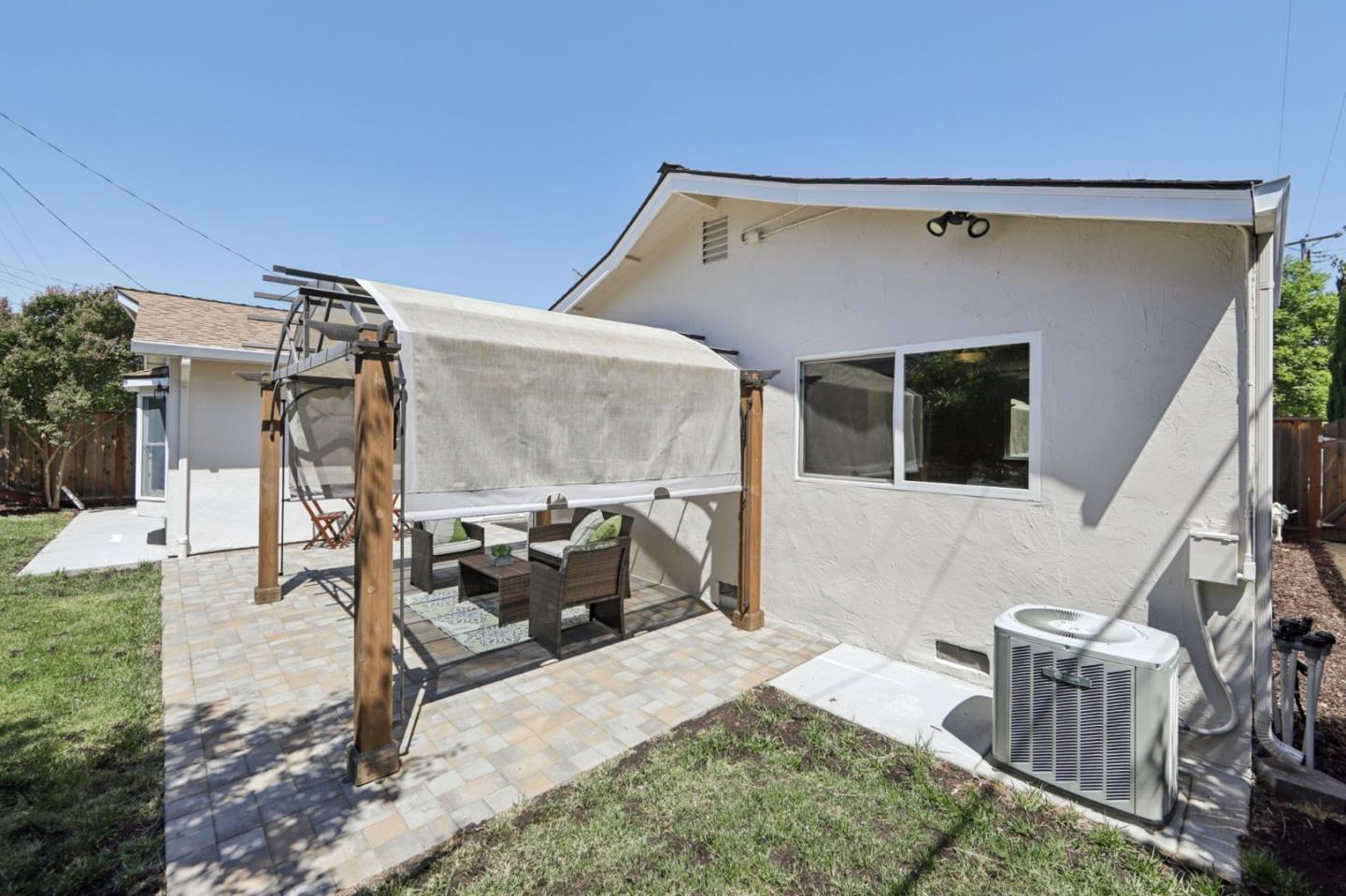 1684 Zinnia Lane