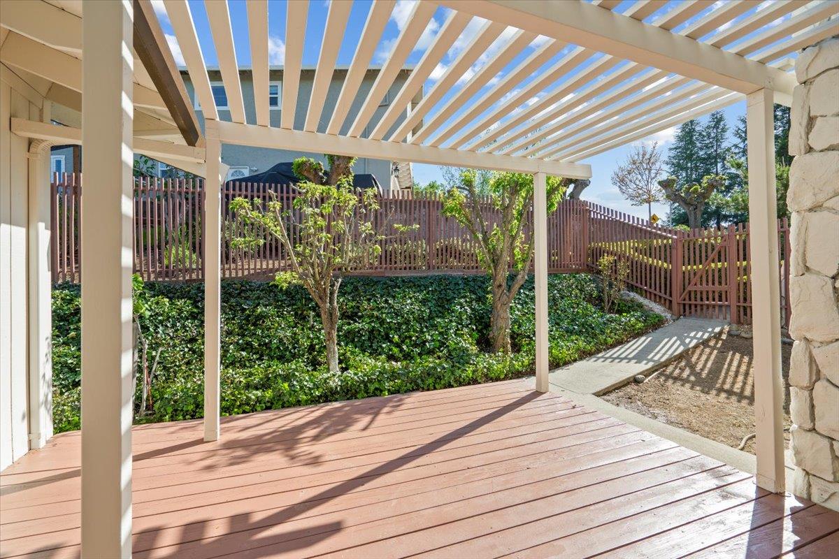 16385 Jackson Oaks Drive