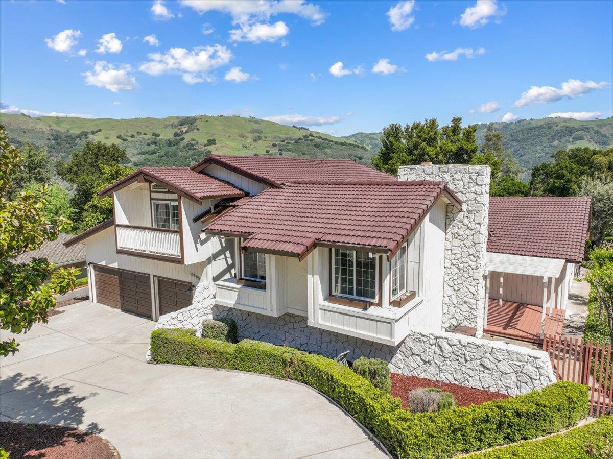 16385 Jackson Oaks Drive