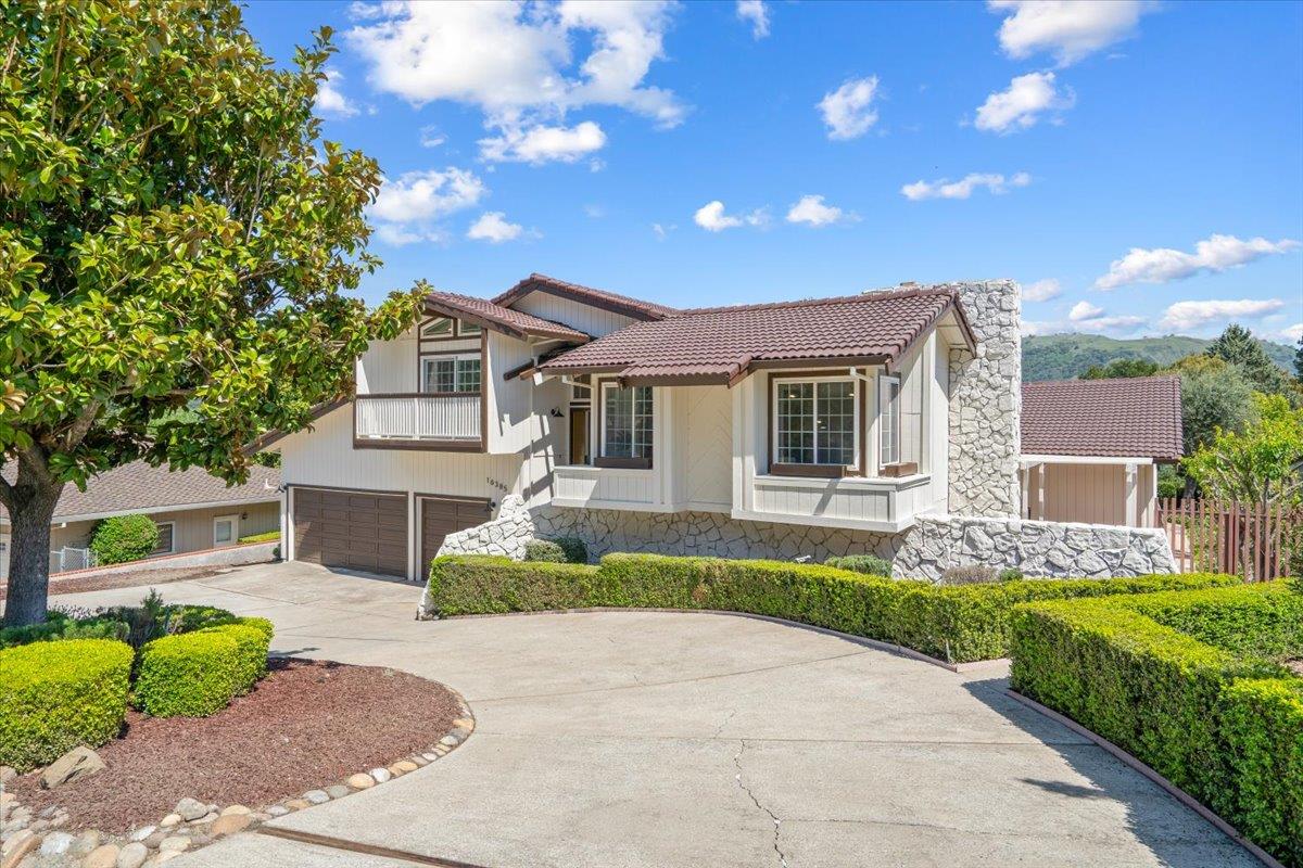 16385 Jackson Oaks Drive