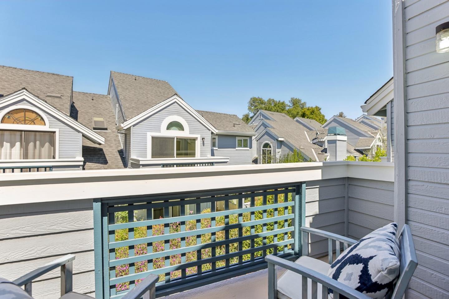 472 Mountain Laurel Court