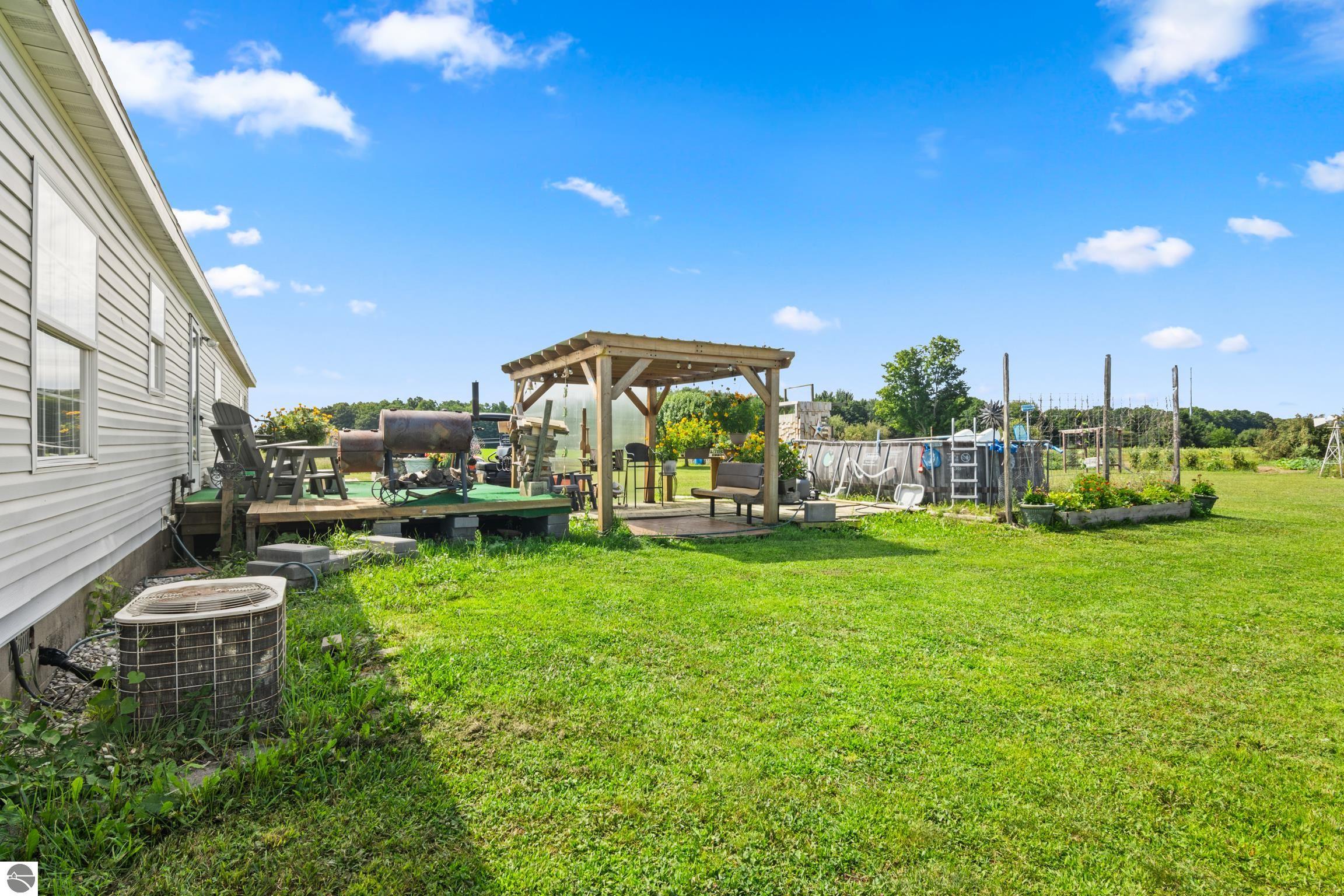 4433 Hamlin Road