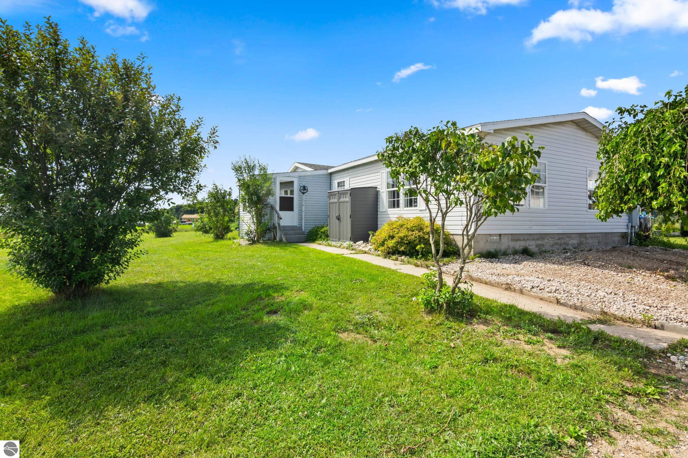 4433 Hamlin Road