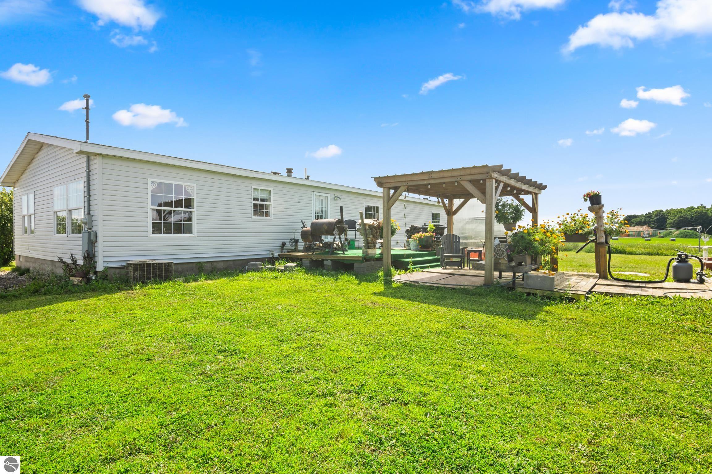 4433 Hamlin Road