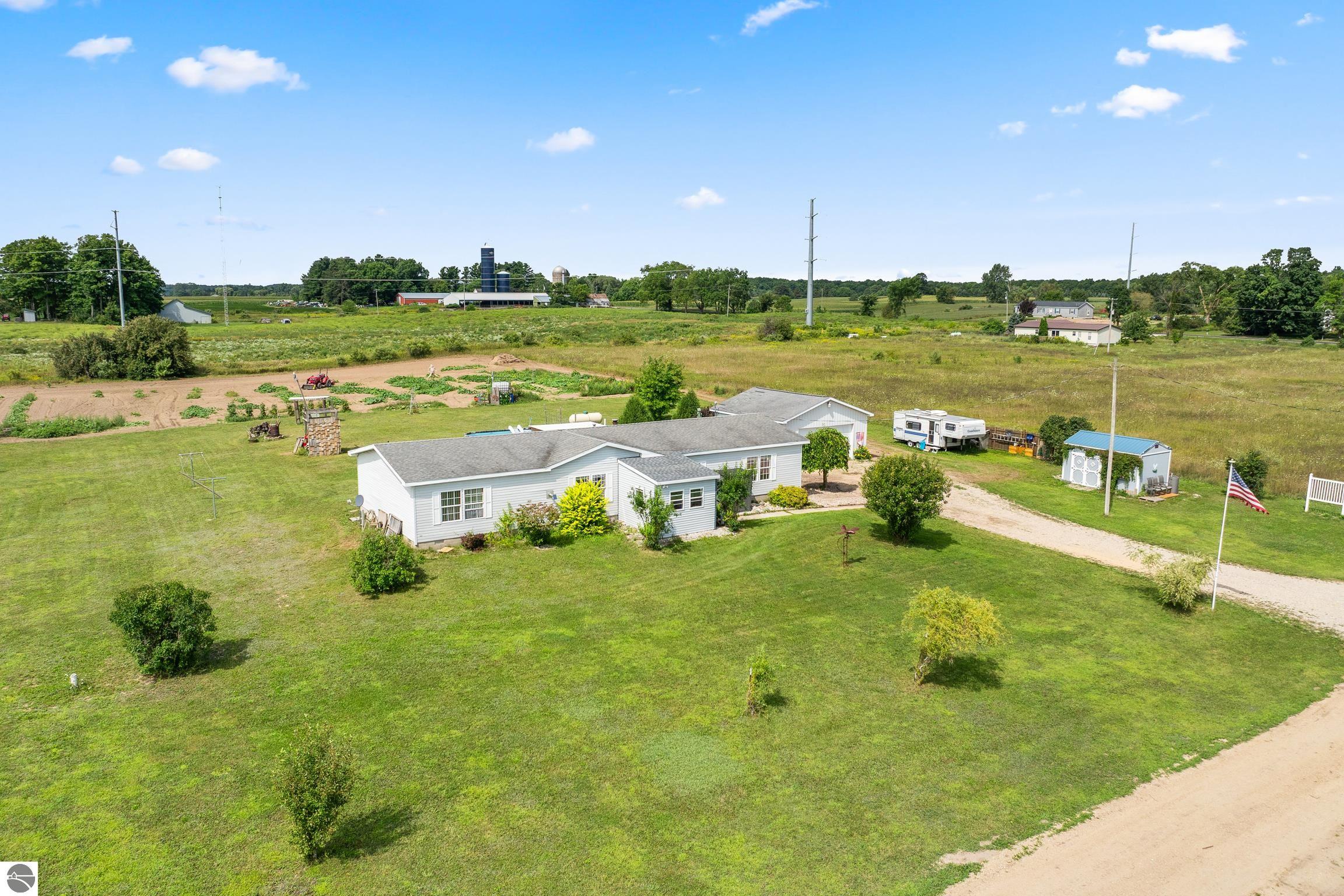4433 Hamlin Road