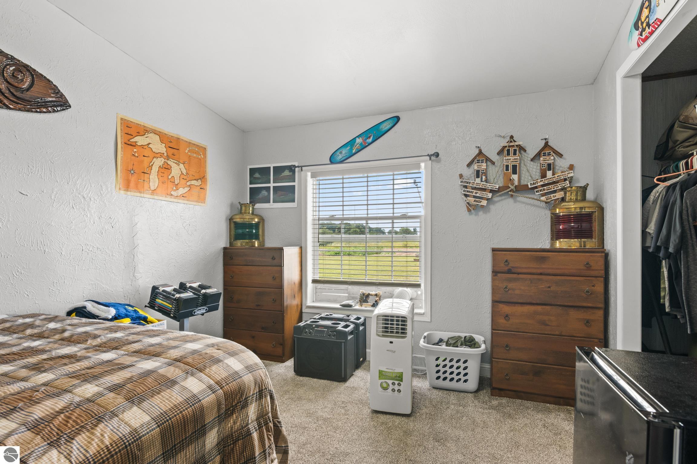 4433 Hamlin Road