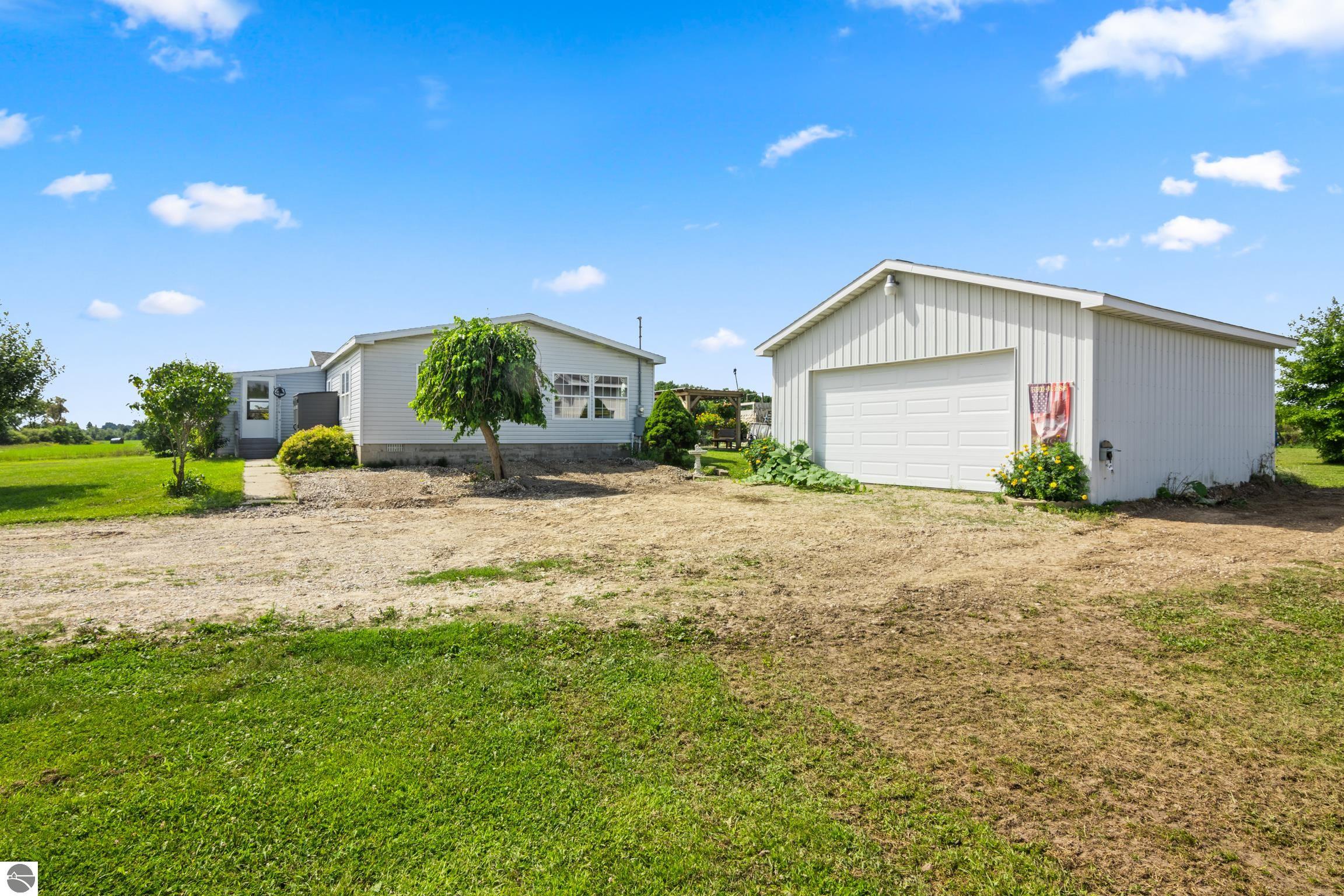 4433 Hamlin Road