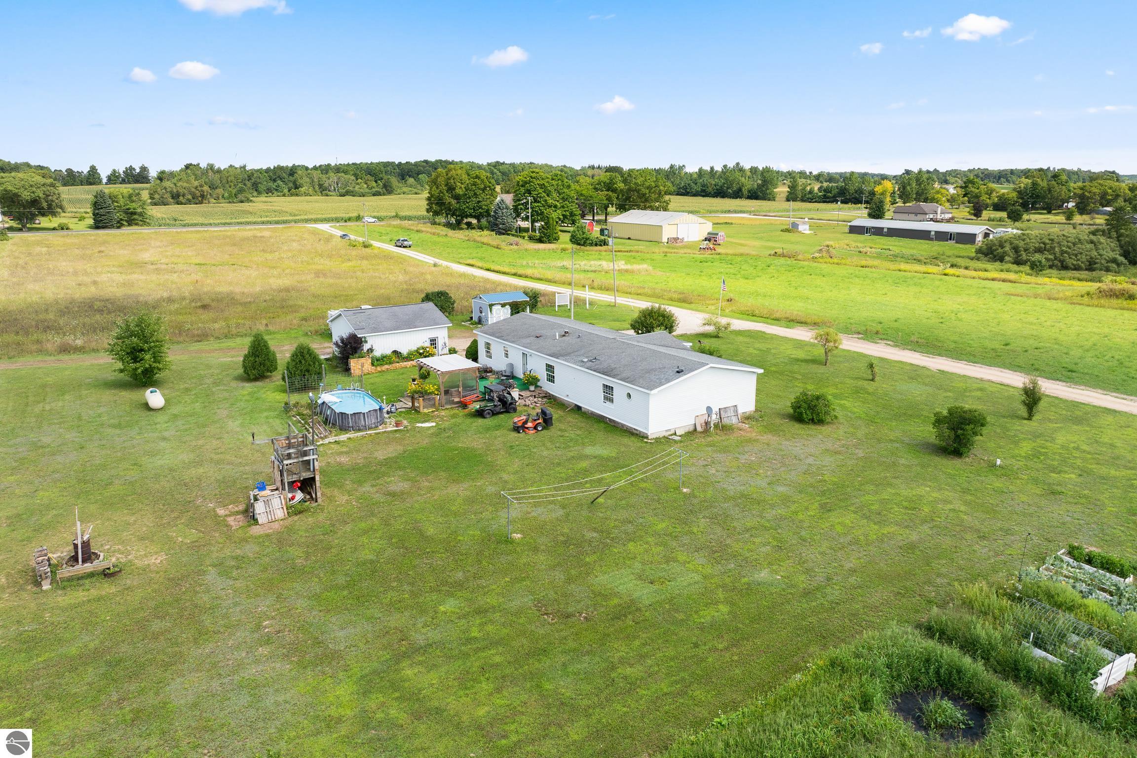 4433 Hamlin Road