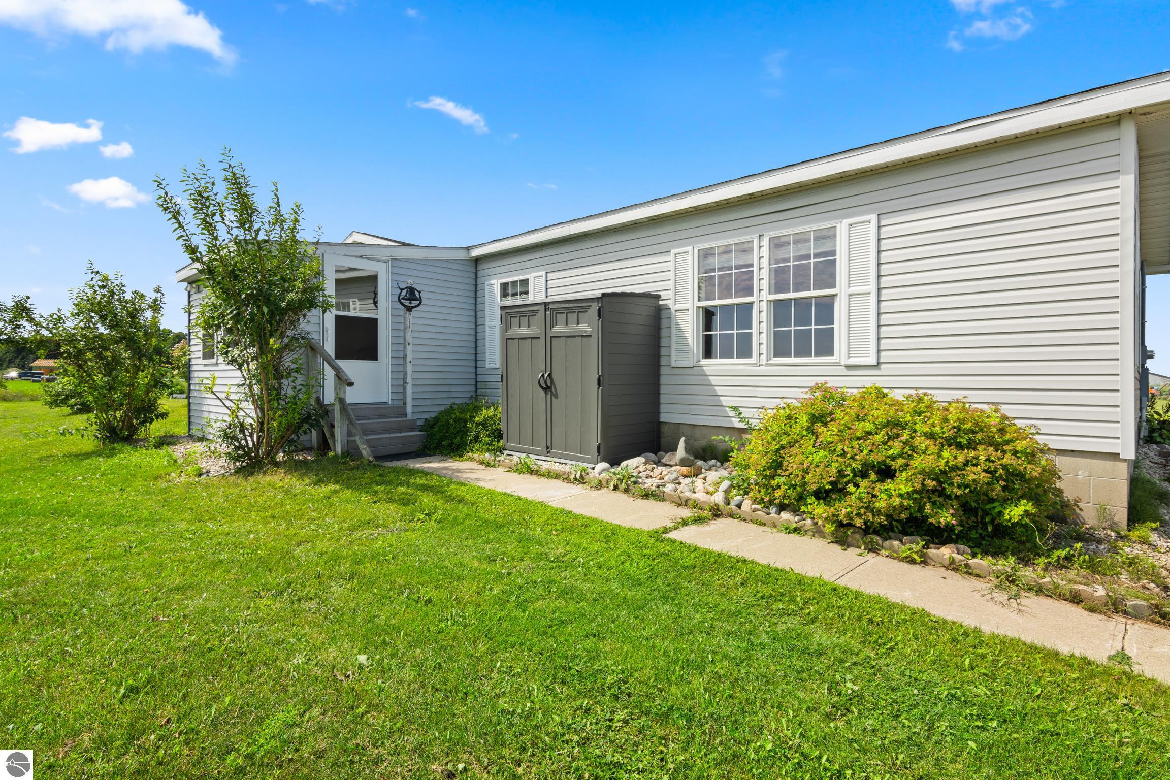4433 Hamlin Road