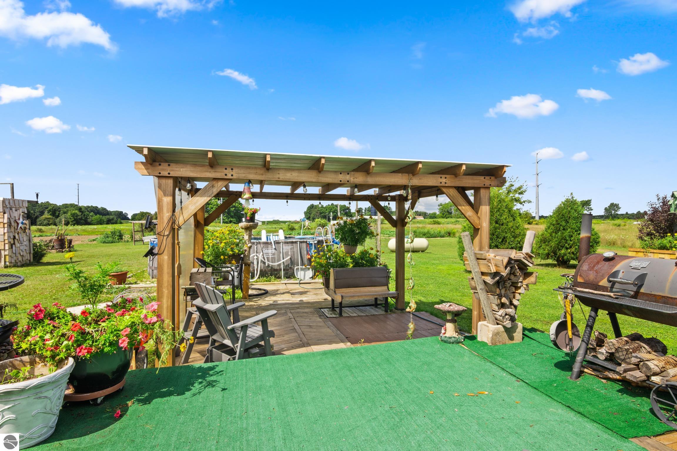 4433 Hamlin Road