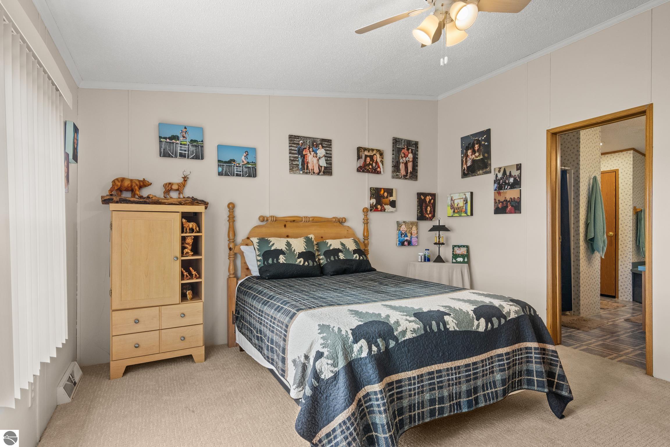 4433 Hamlin Road