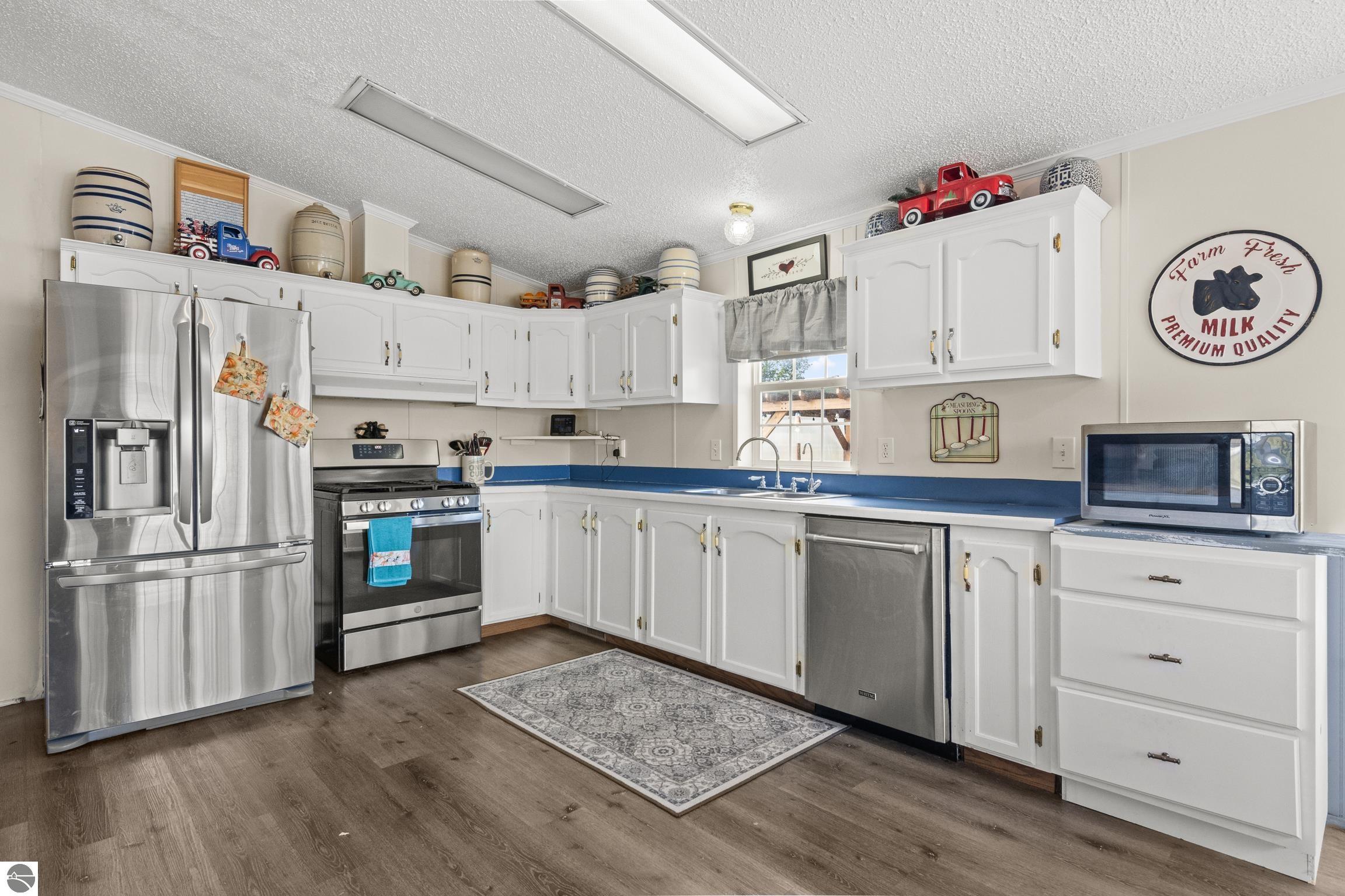 4433 Hamlin Road