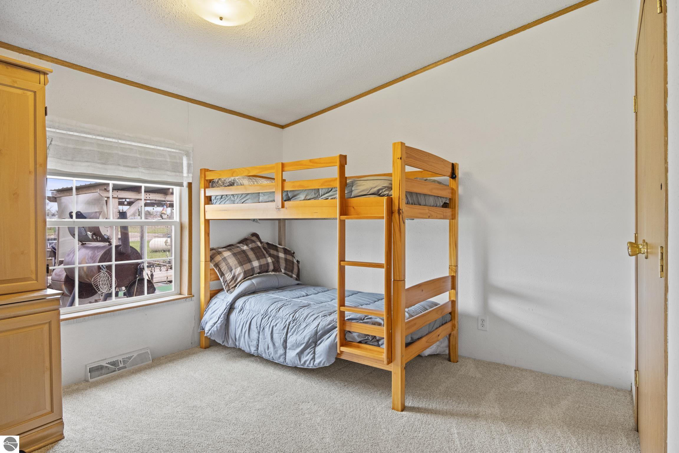 4433 Hamlin Road