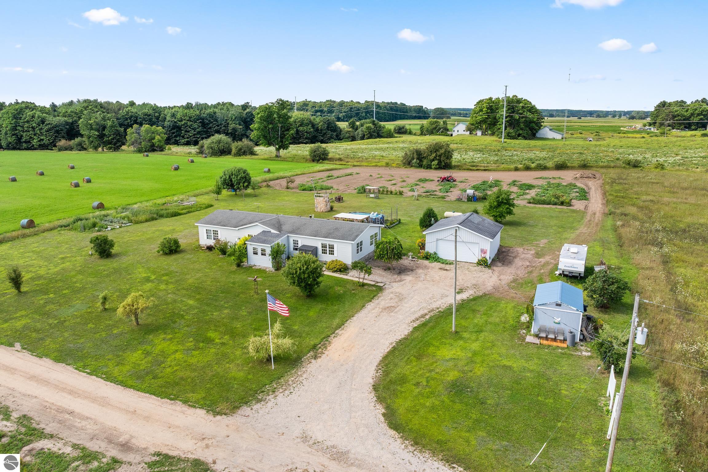 4433 Hamlin Road