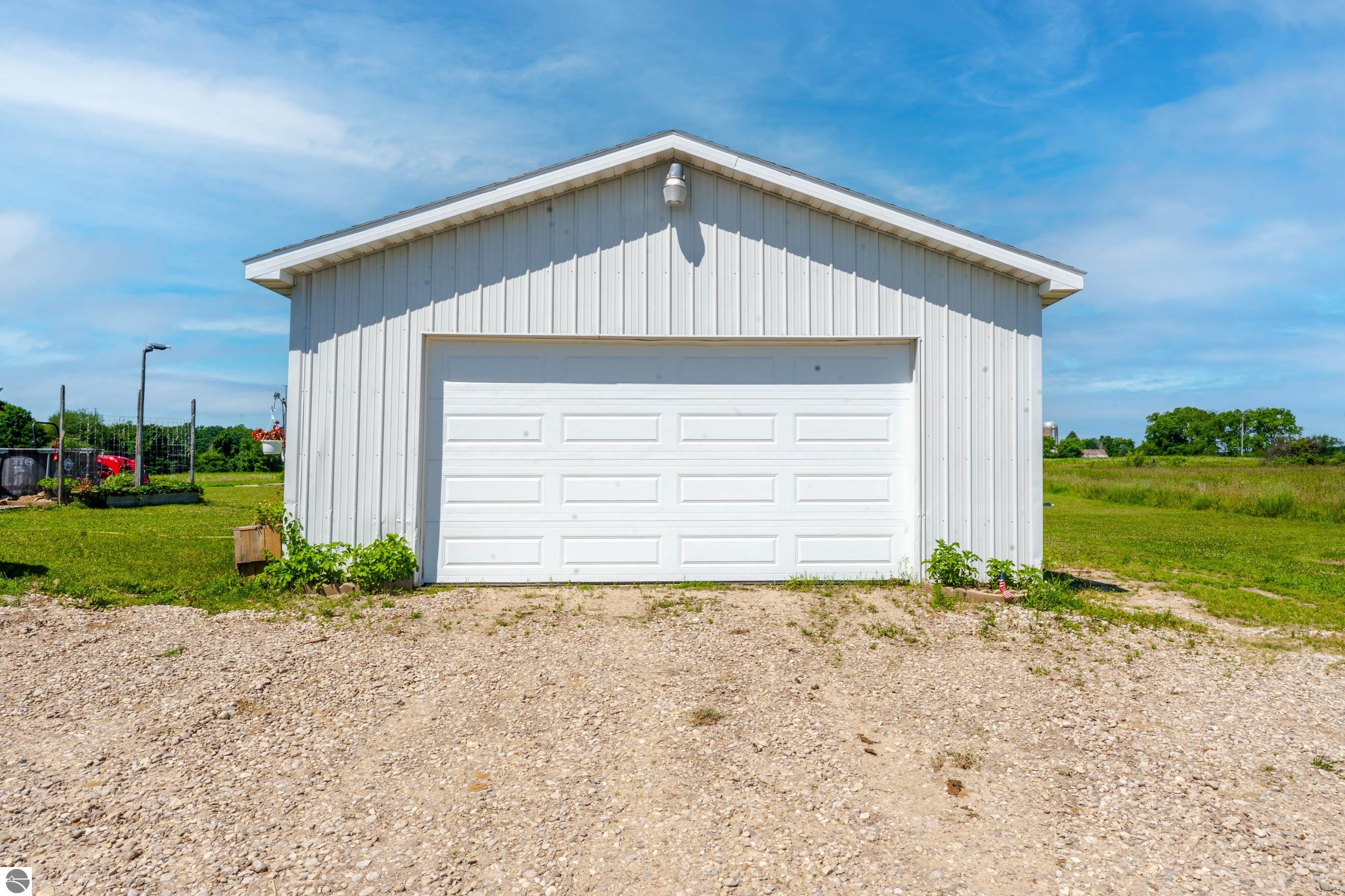 4433 Hamlin Road