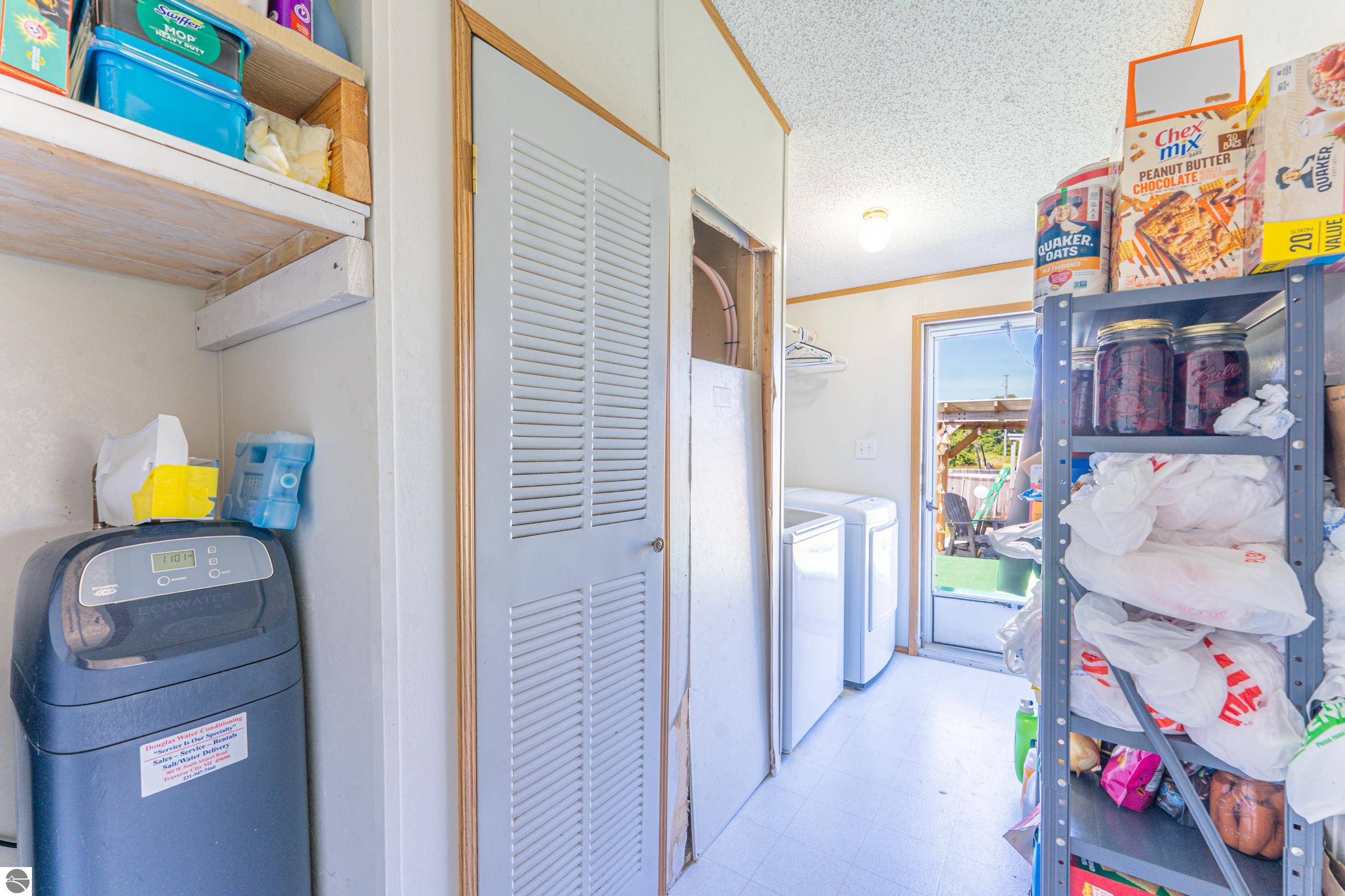 4433 Hamlin Road