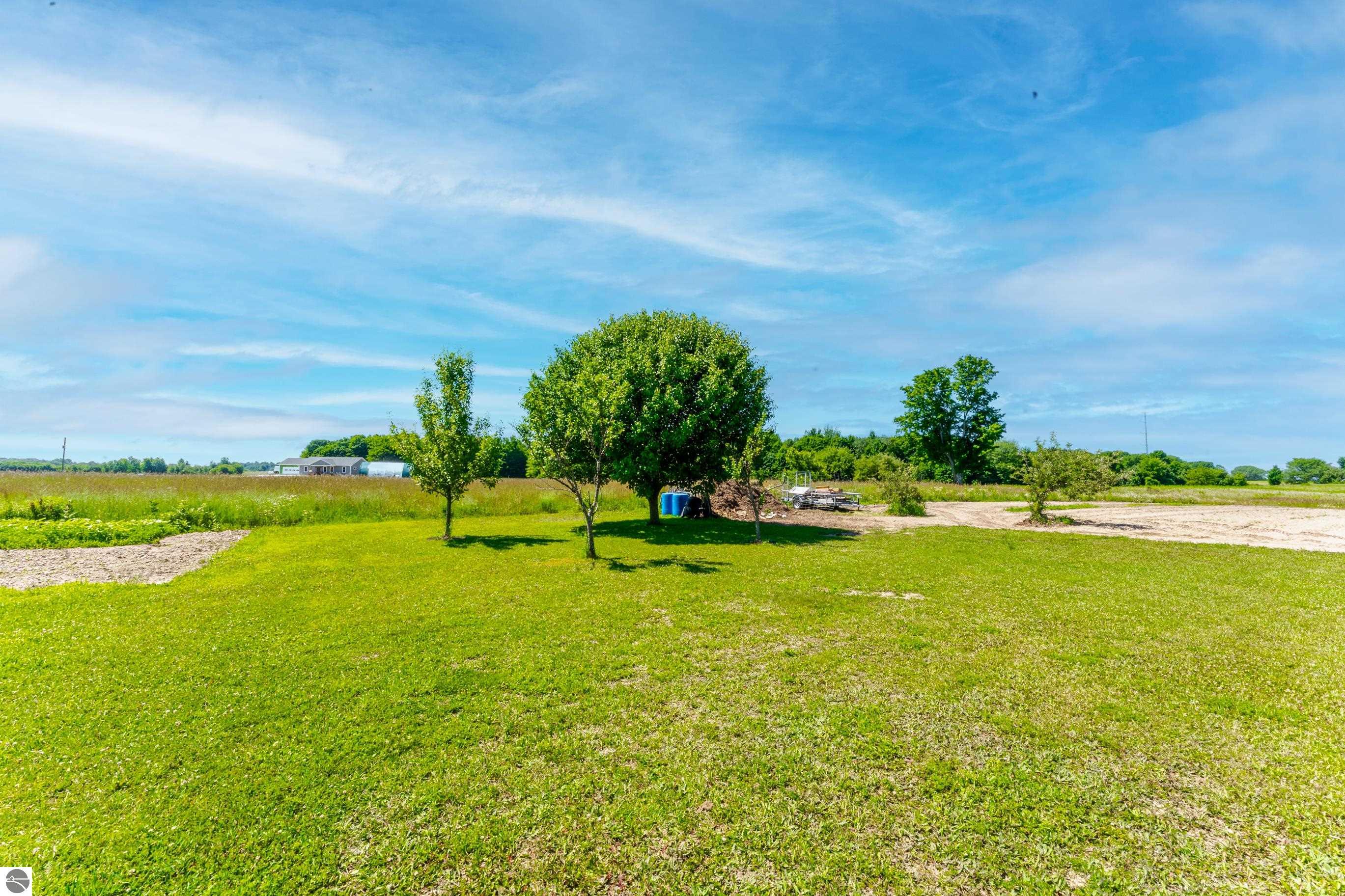 4433 Hamlin Road
