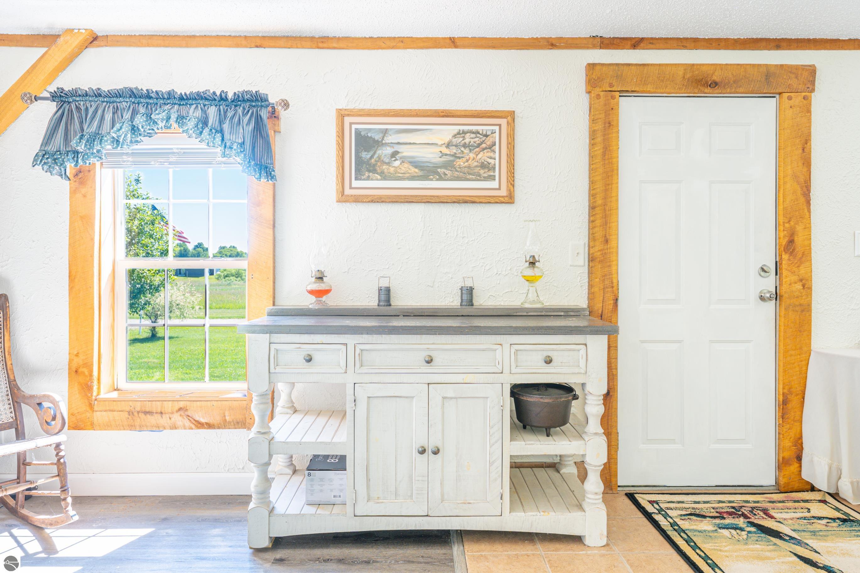 4433 Hamlin Road