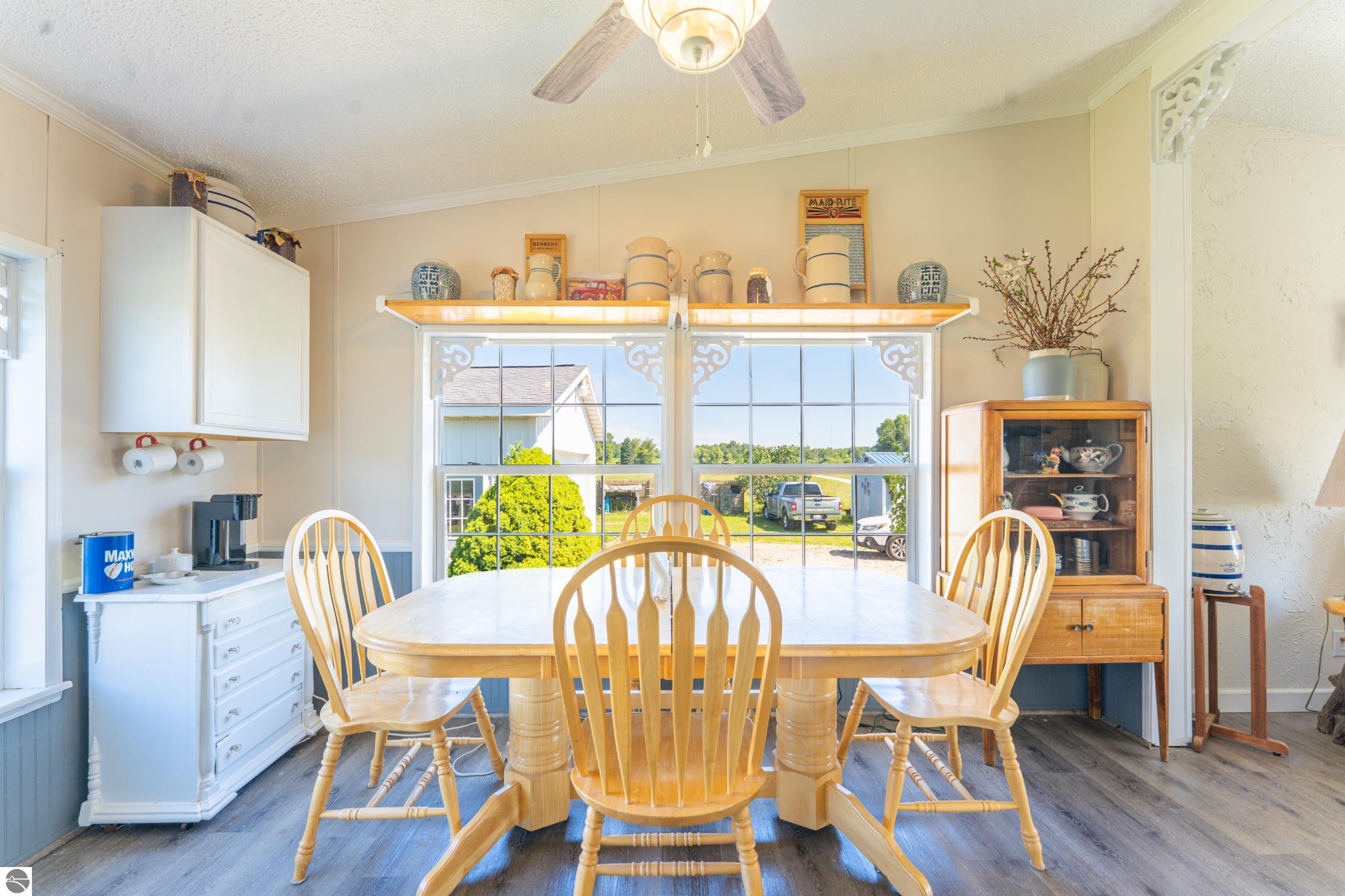4433 Hamlin Road