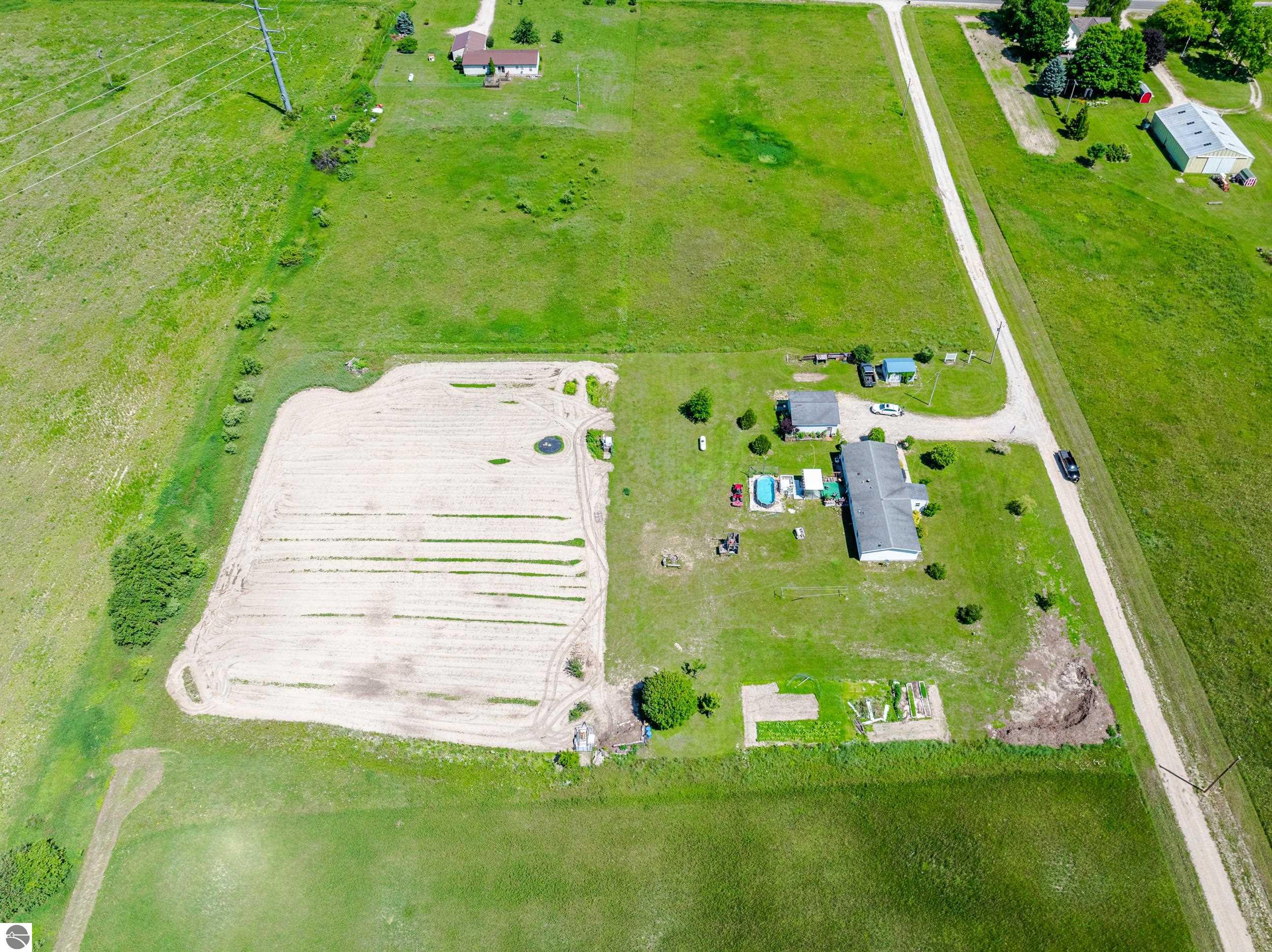 4433 Hamlin Road