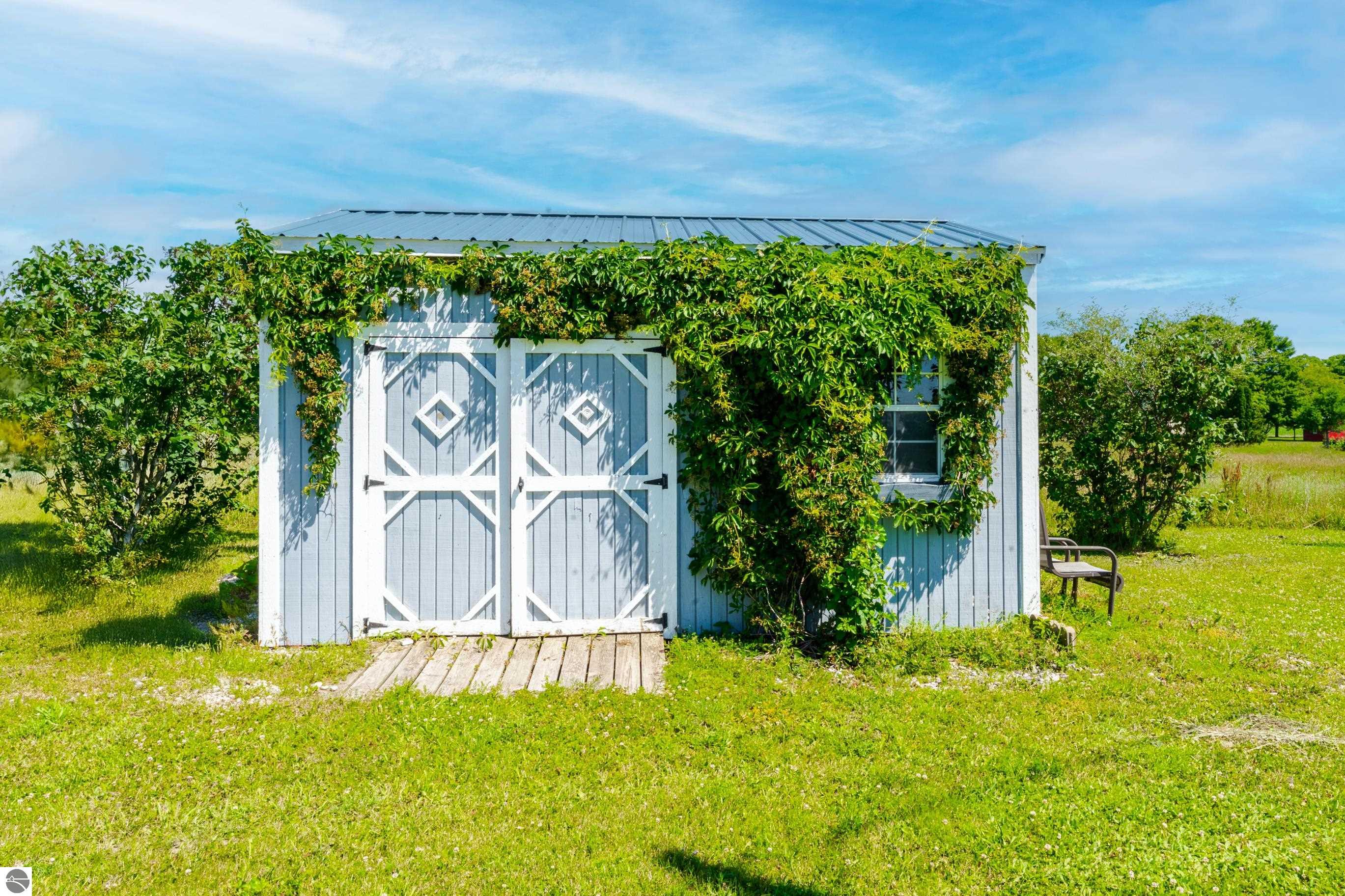 4433 Hamlin Road