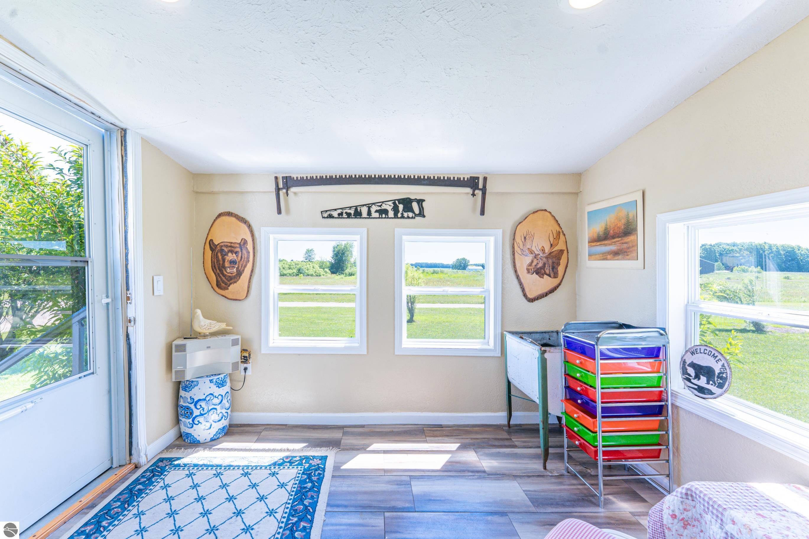 4433 Hamlin Road