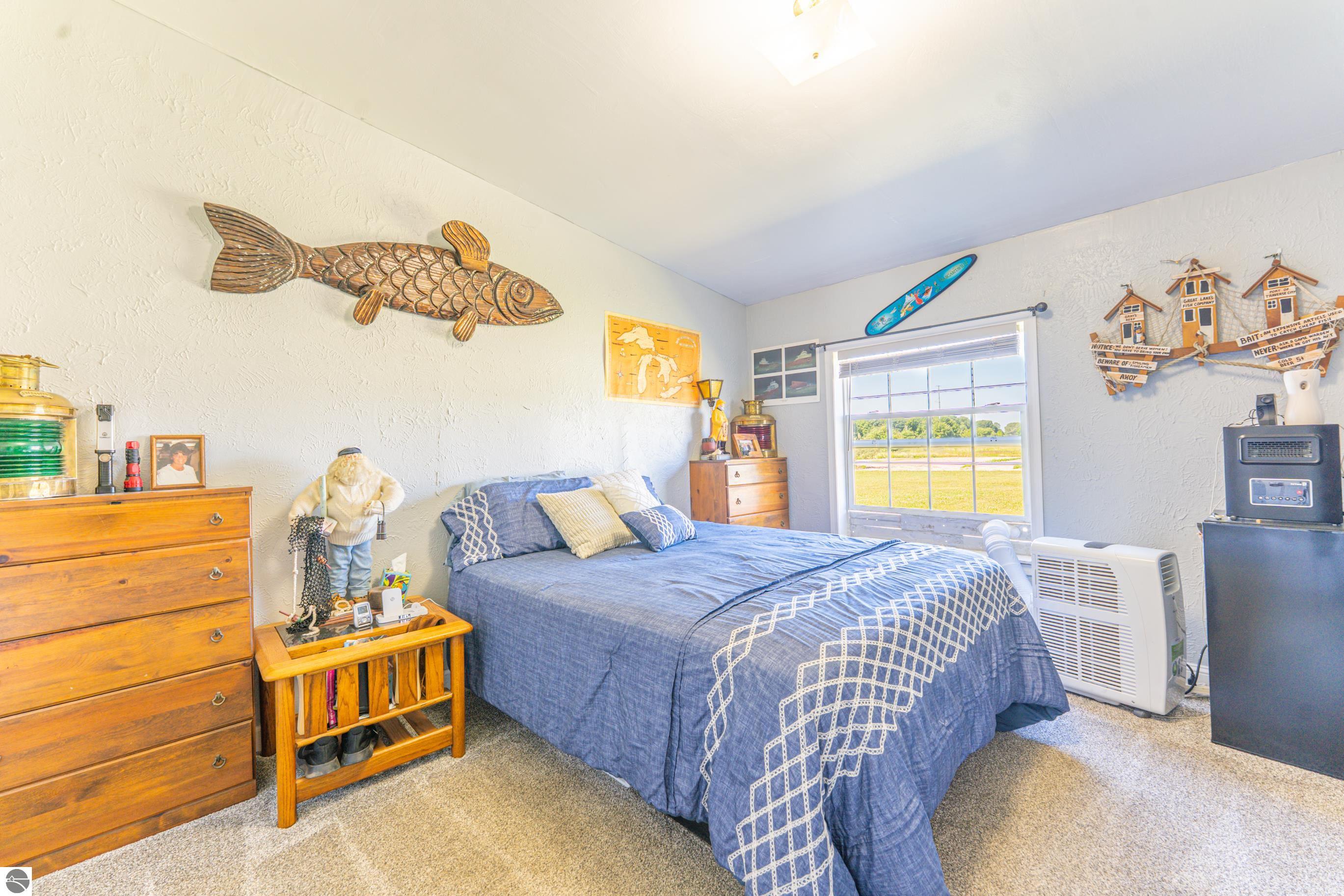 4433 Hamlin Road