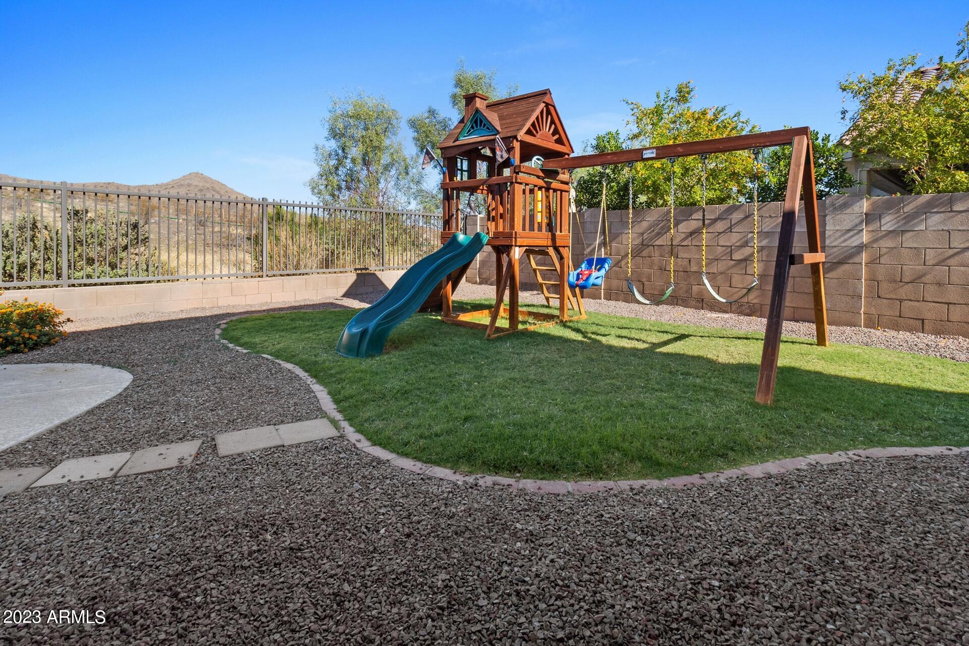 2712 E Quiet Hollow Lane