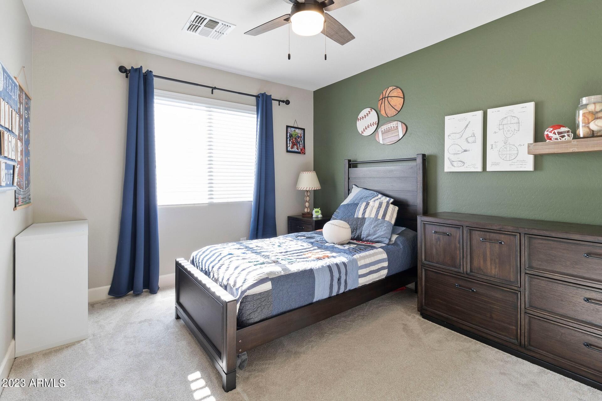 2712 E Quiet Hollow Lane