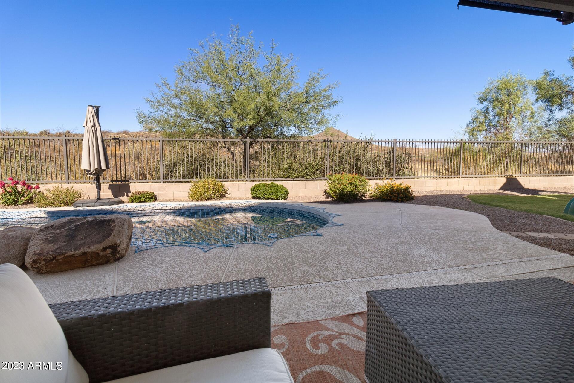2712 E Quiet Hollow Lane