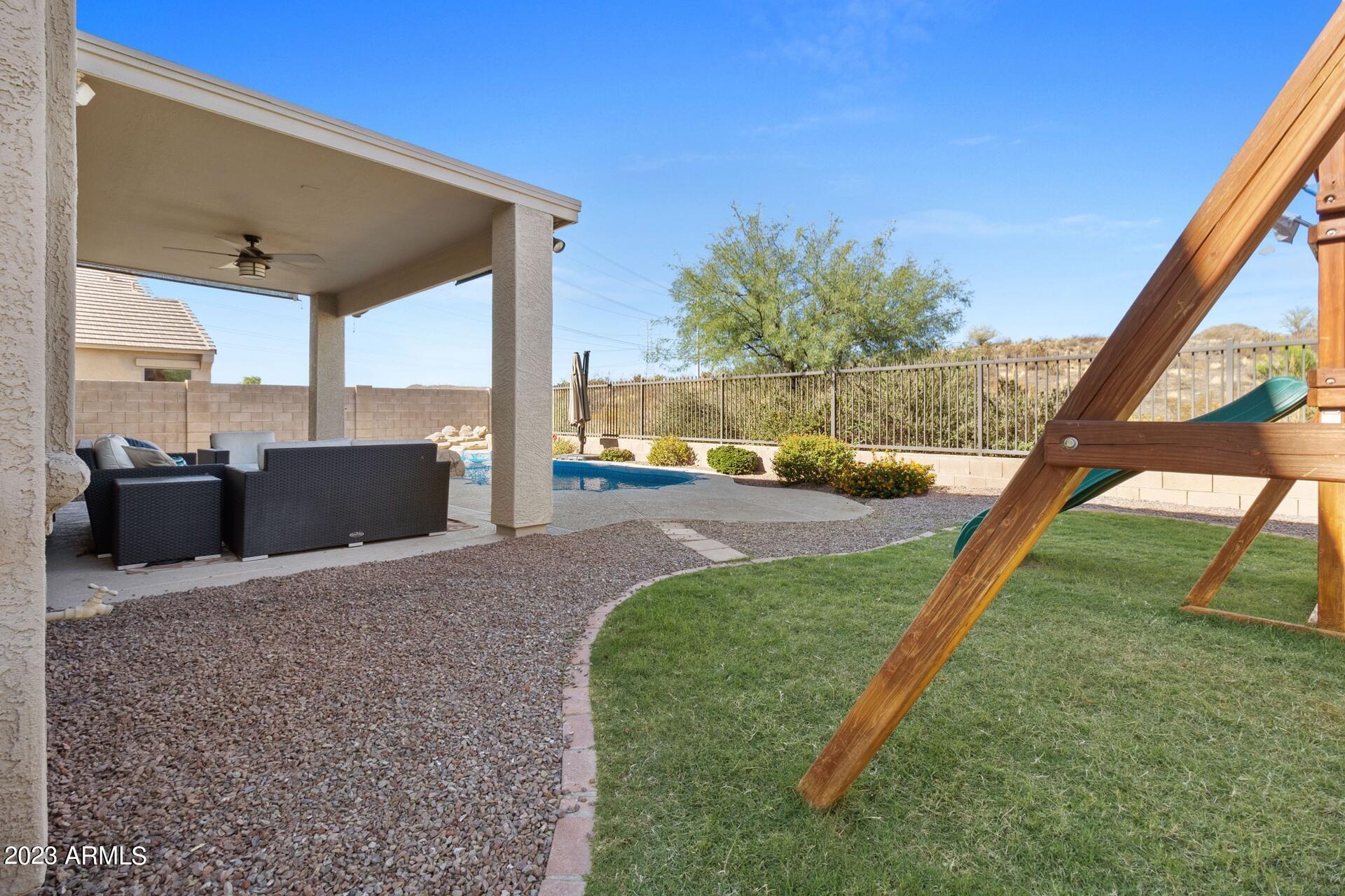 2712 E Quiet Hollow Lane
