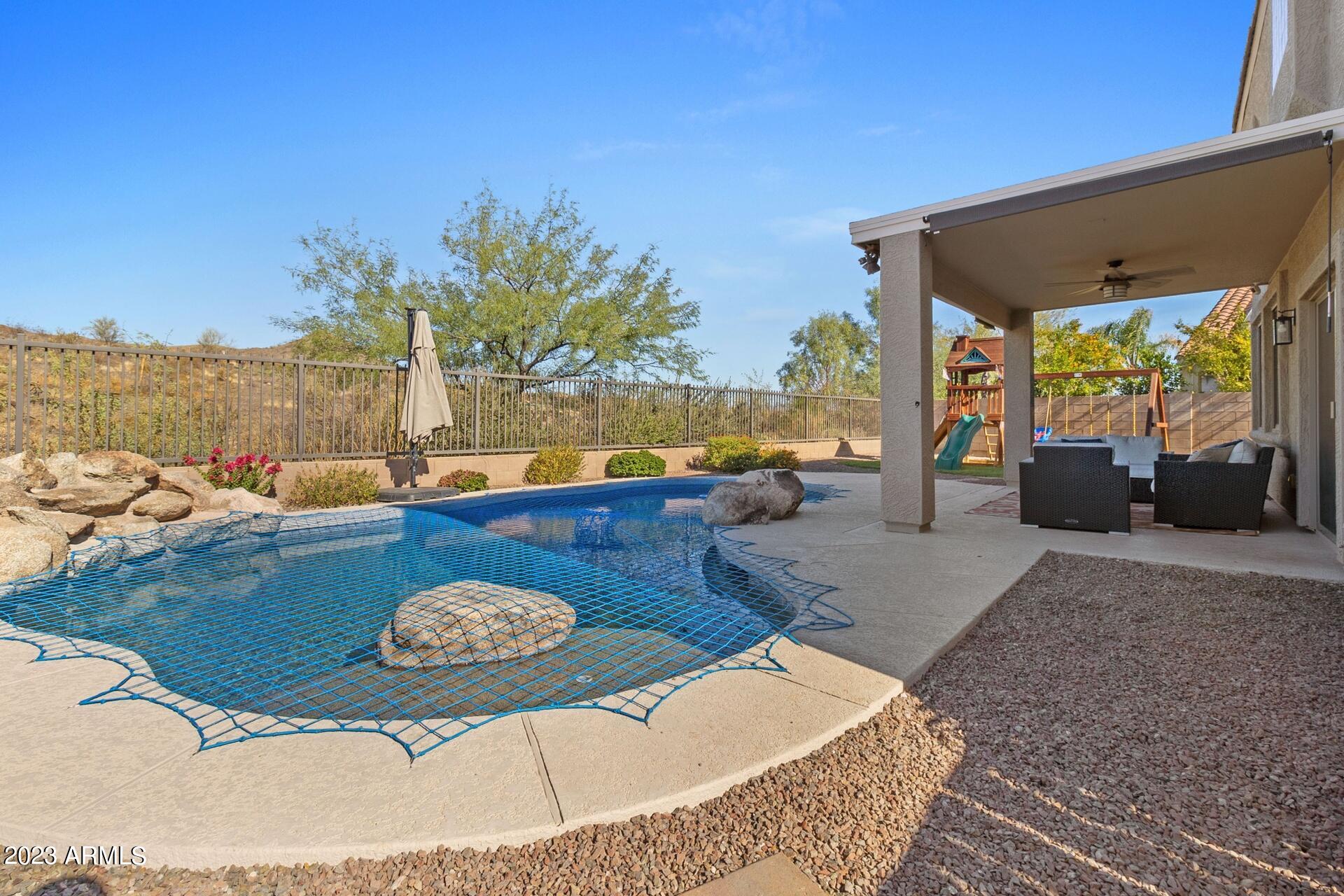 2712 E Quiet Hollow Lane