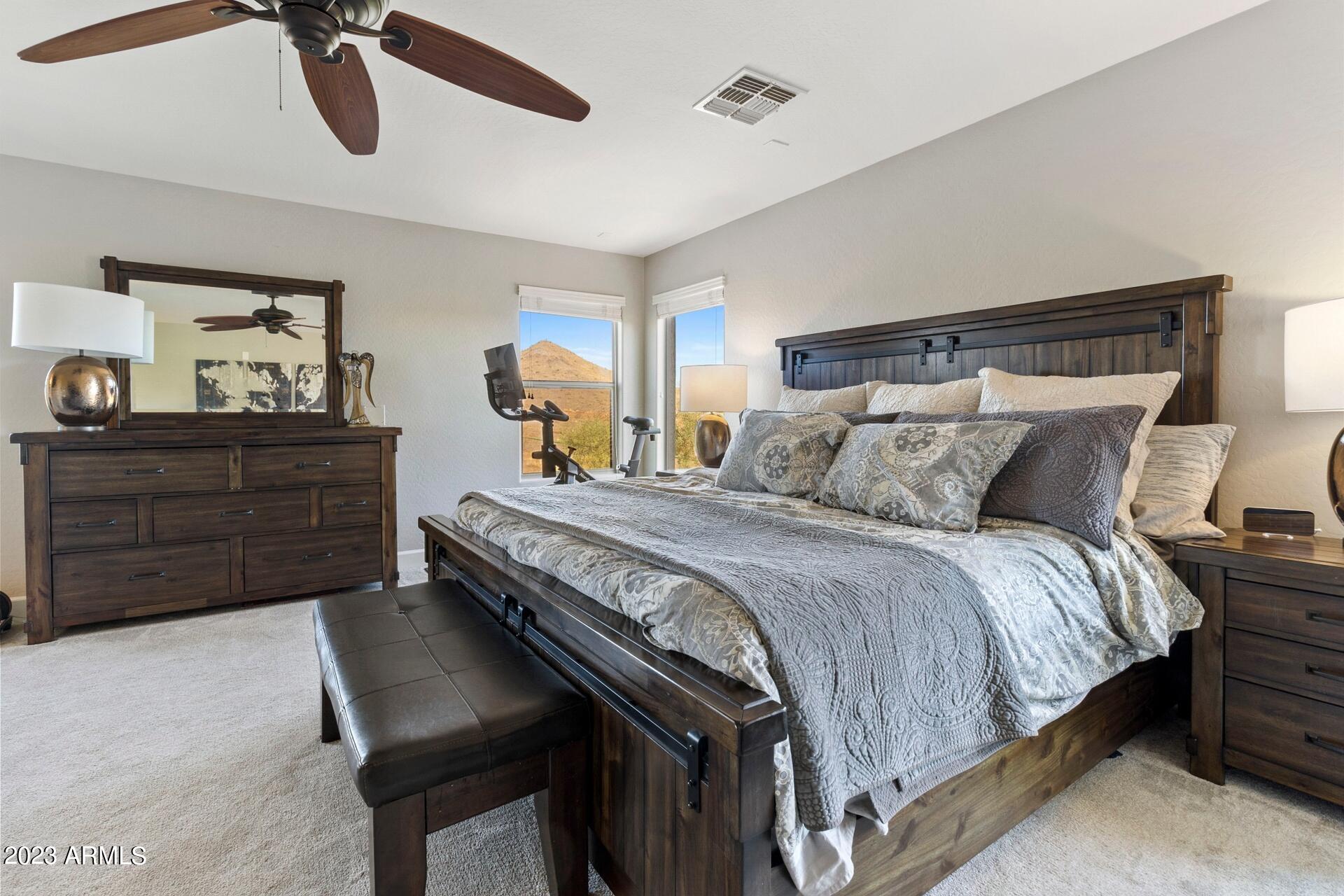 2712 E Quiet Hollow Lane