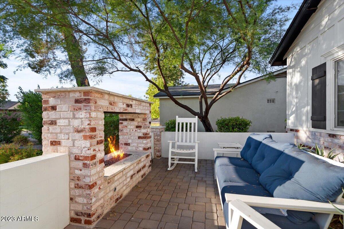 3007 N 47th Place