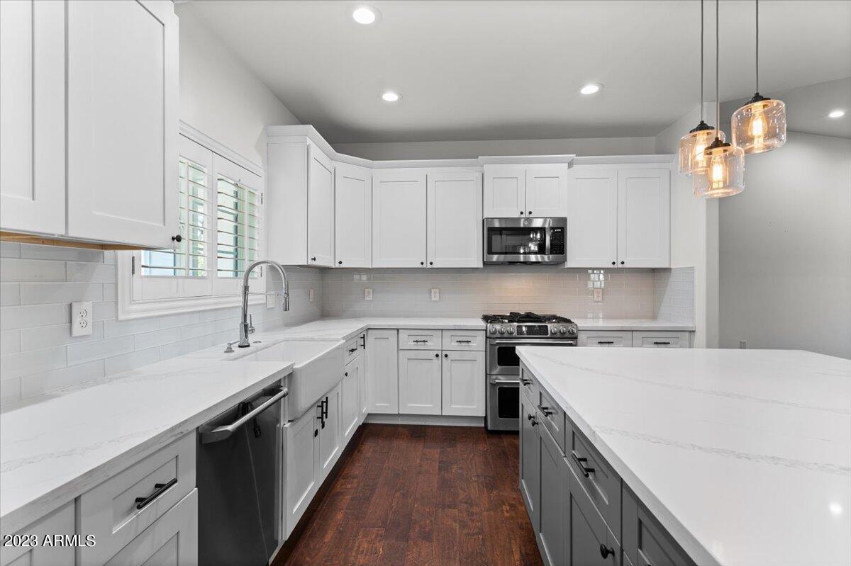 3007 N 47th Place