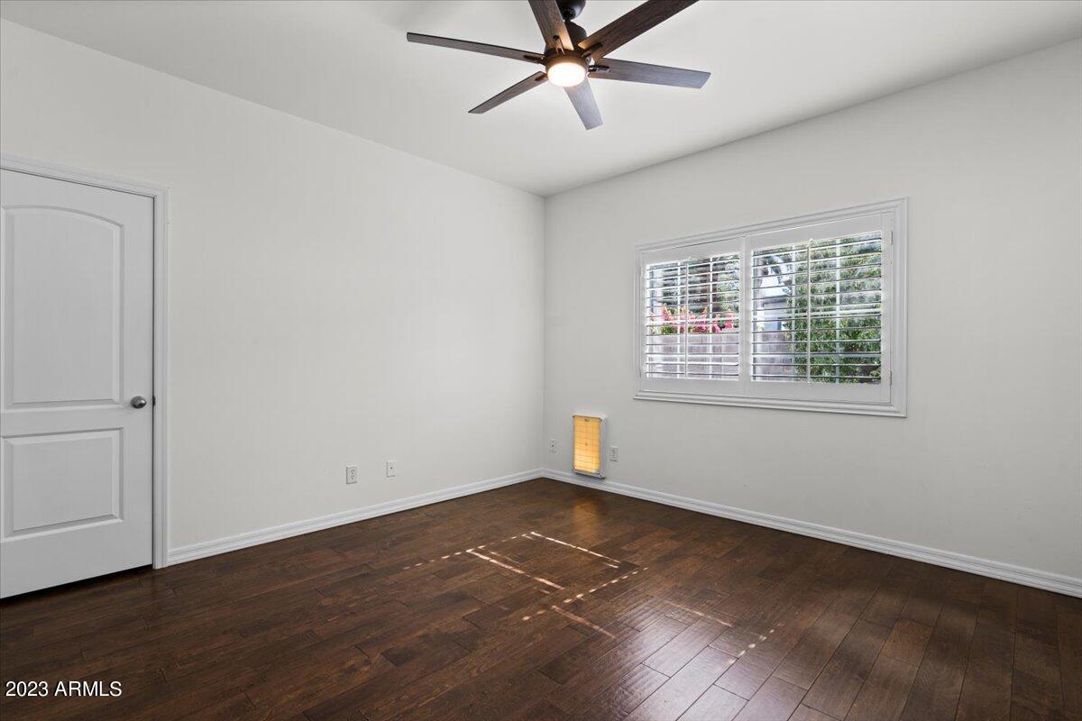 3007 N 47th Place