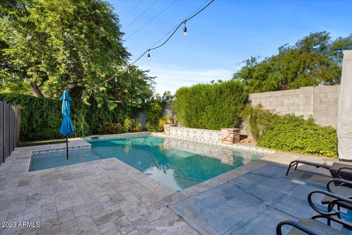 3007 N 47th Place