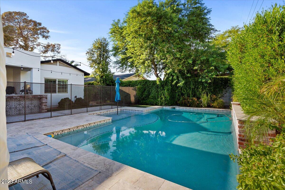 3007 N 47th Place
