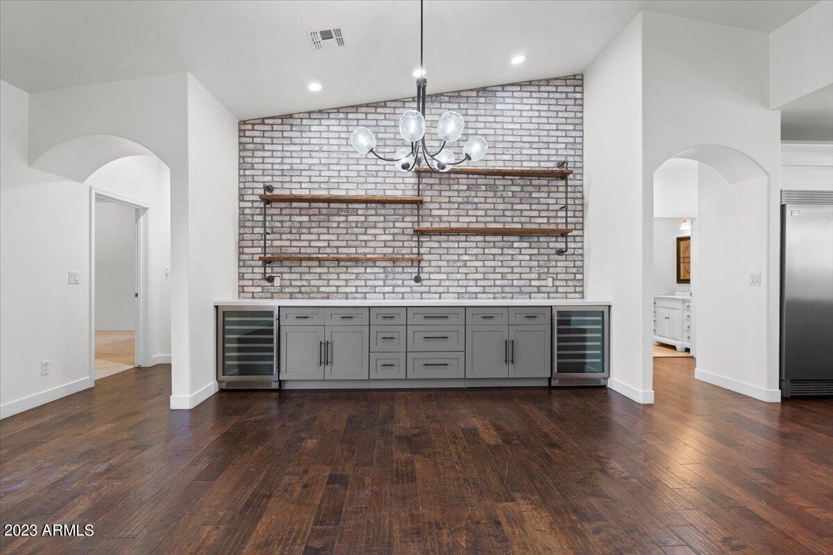 3007 N 47th Place