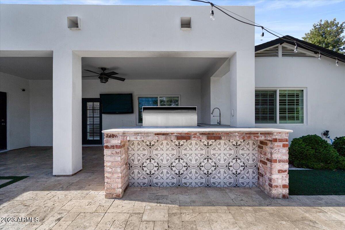 3007 N 47th Place