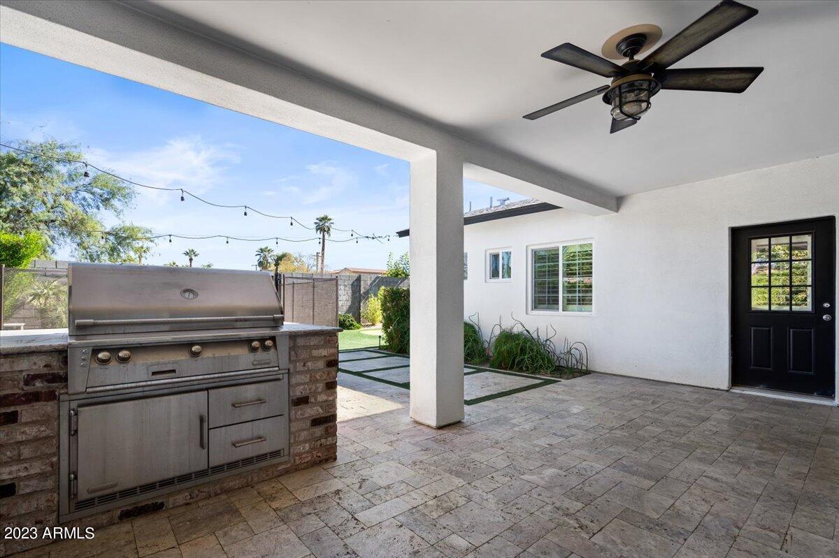 3007 N 47th Place