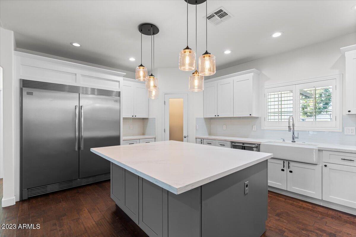 3007 N 47th Place