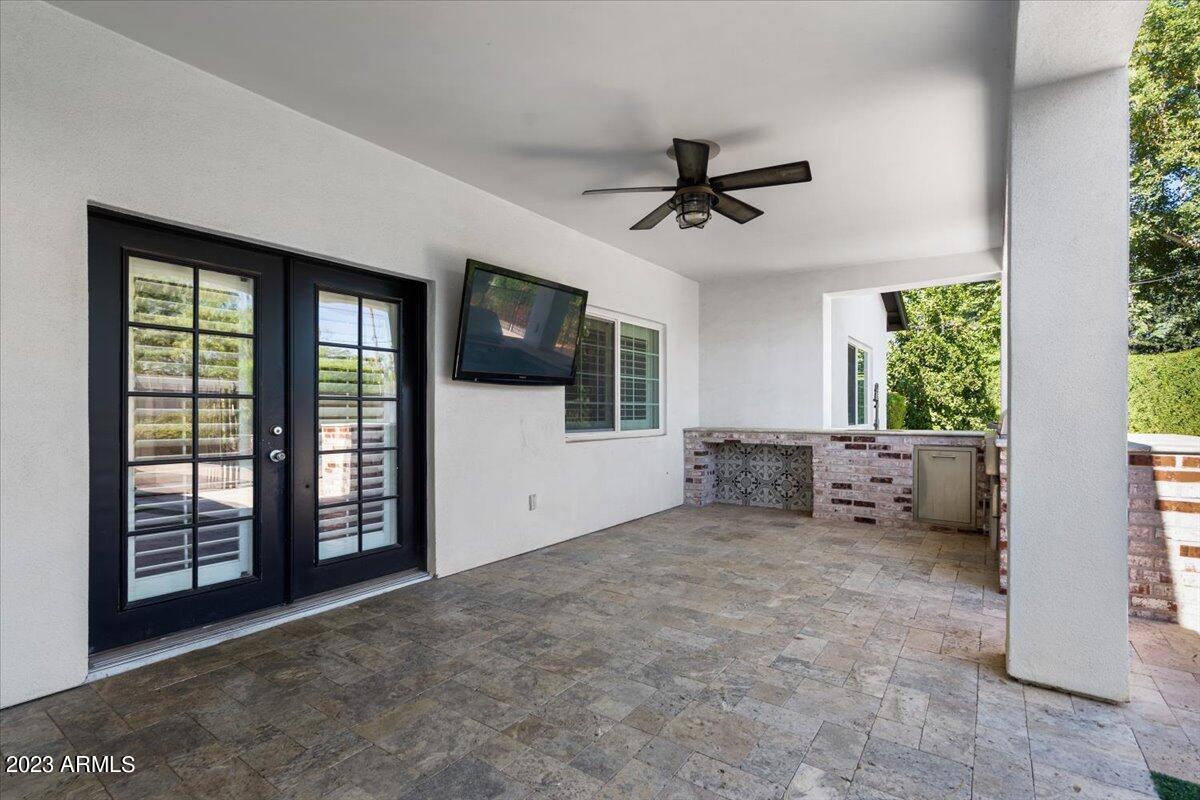 3007 N 47th Place