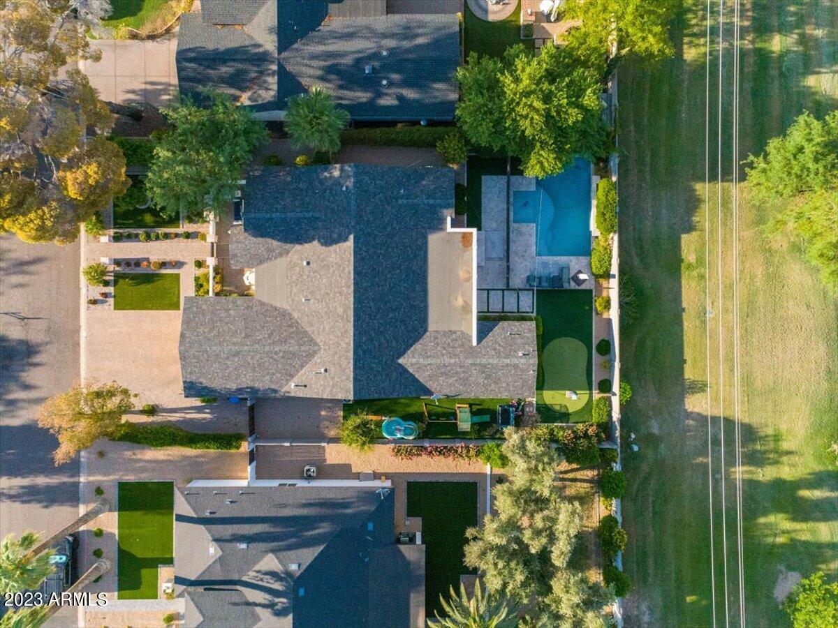 3007 N 47th Place