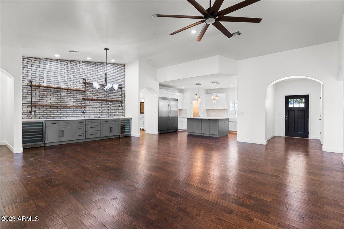 3007 N 47th Place
