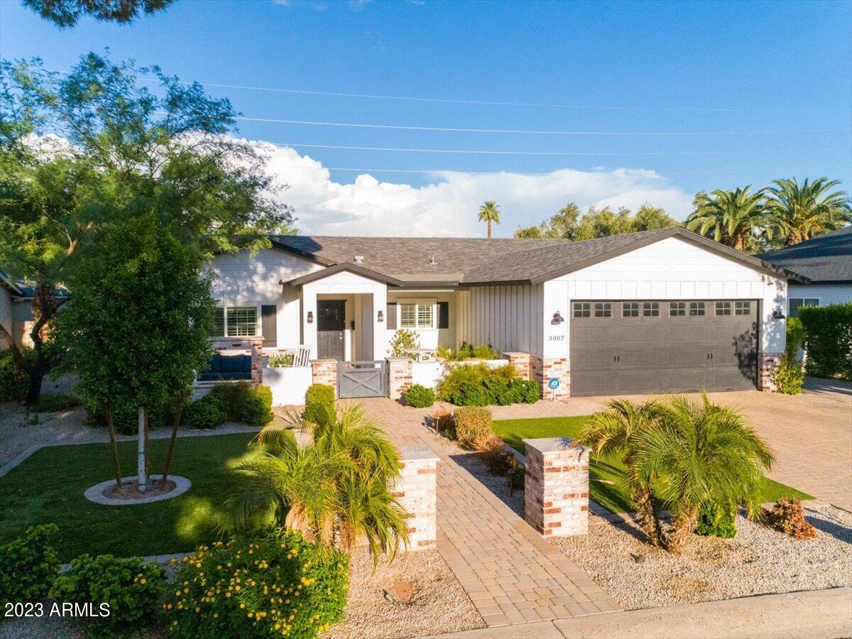 3007 N 47th Place