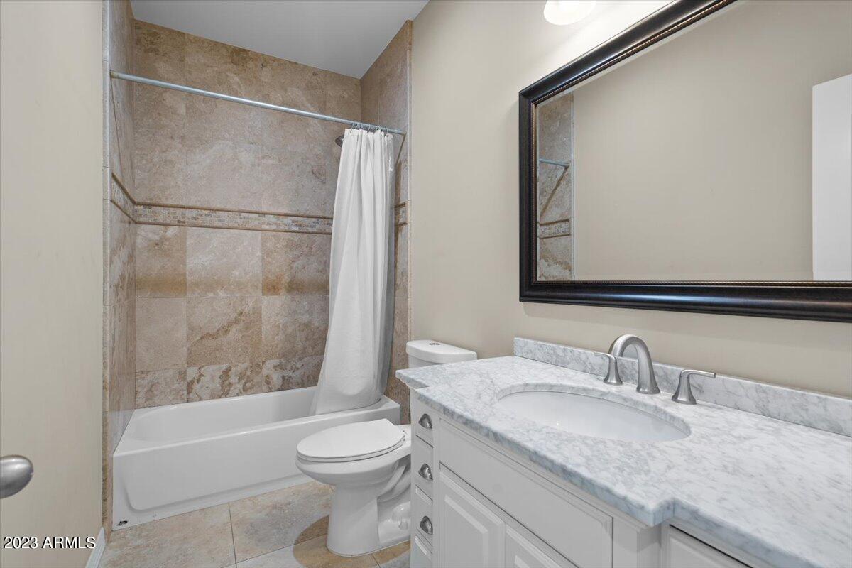3007 N 47th Place
